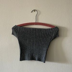 Short sleeve gray ribbed cropped T